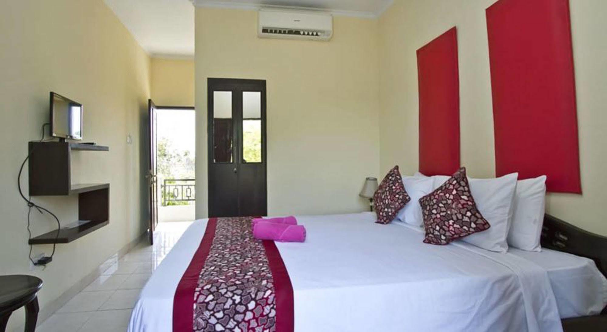 Ramantika Bali House Hotel Jimbaran  Exterior photo