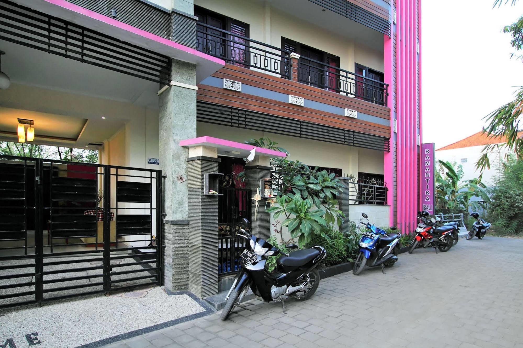 Ramantika Bali House Hotel Jimbaran  Exterior photo