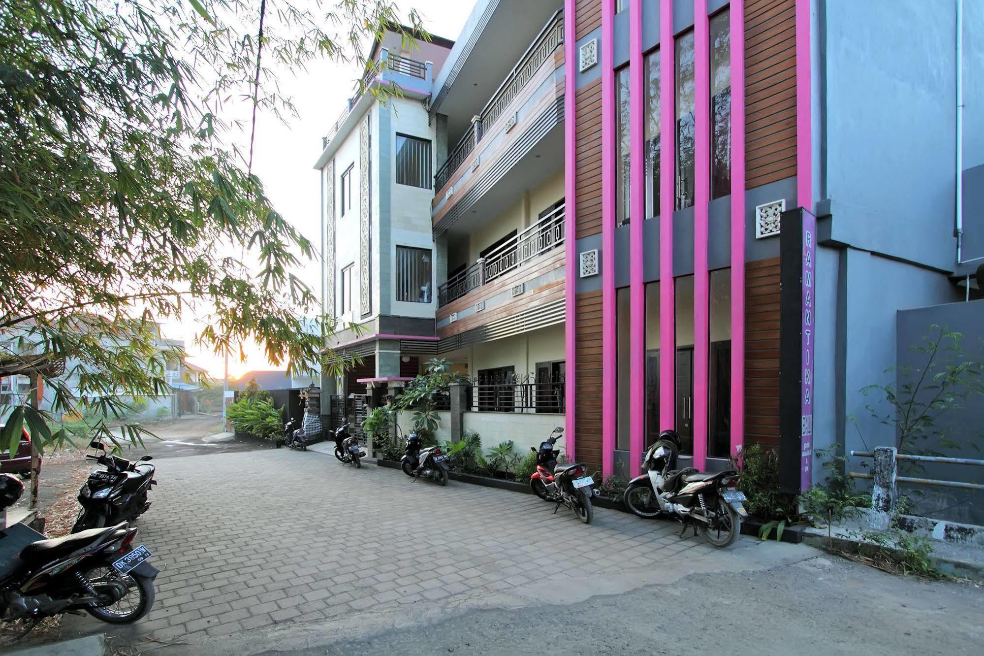 Ramantika Bali House Hotel Jimbaran  Exterior photo